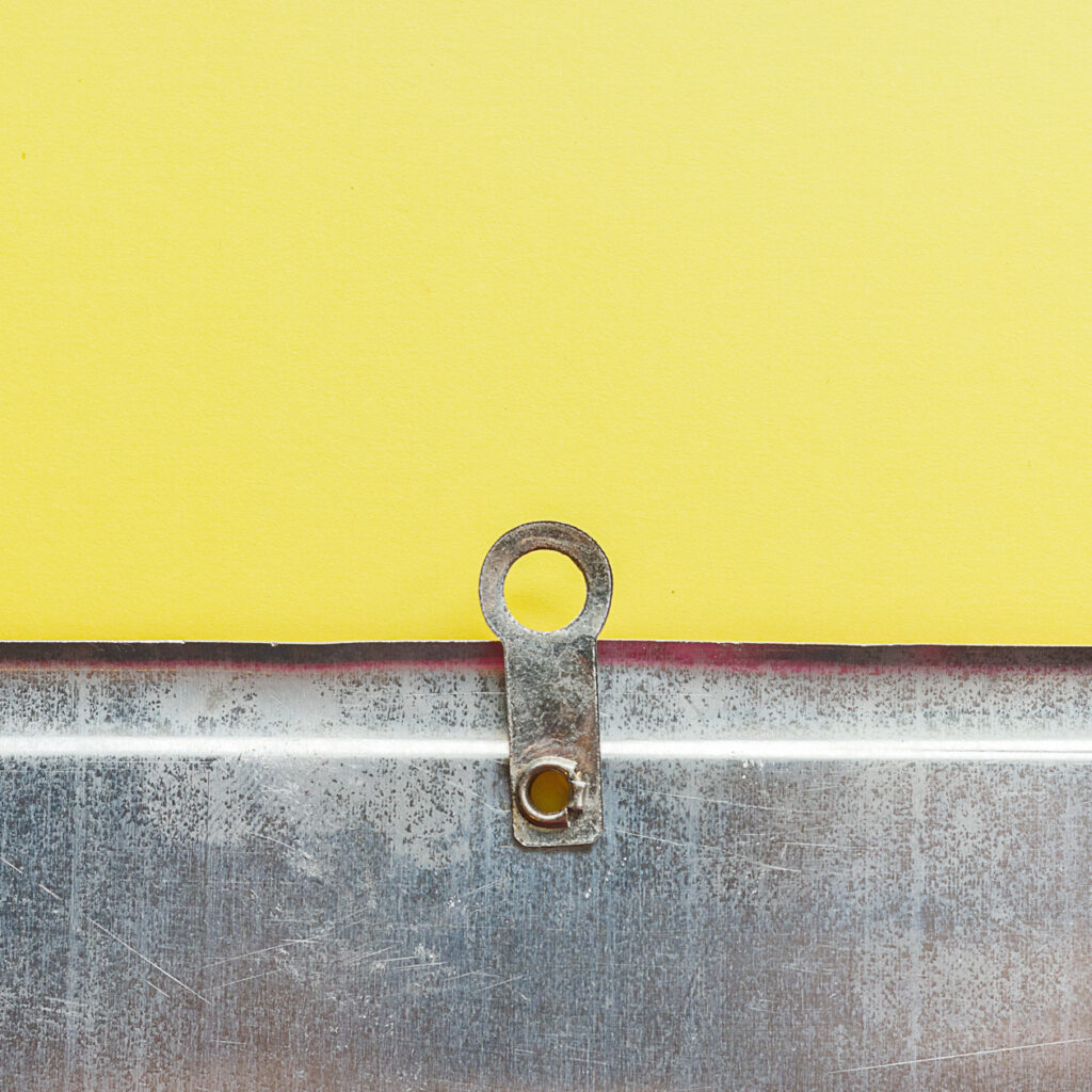 vintage-tinsignboard-italy-yellow